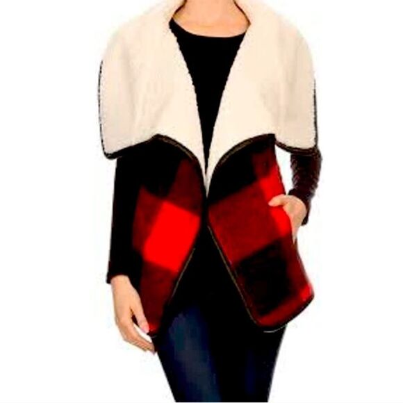 Love Tree Jackets & Blazers - Love Tree Buffalo plaid Sherpa lined vest